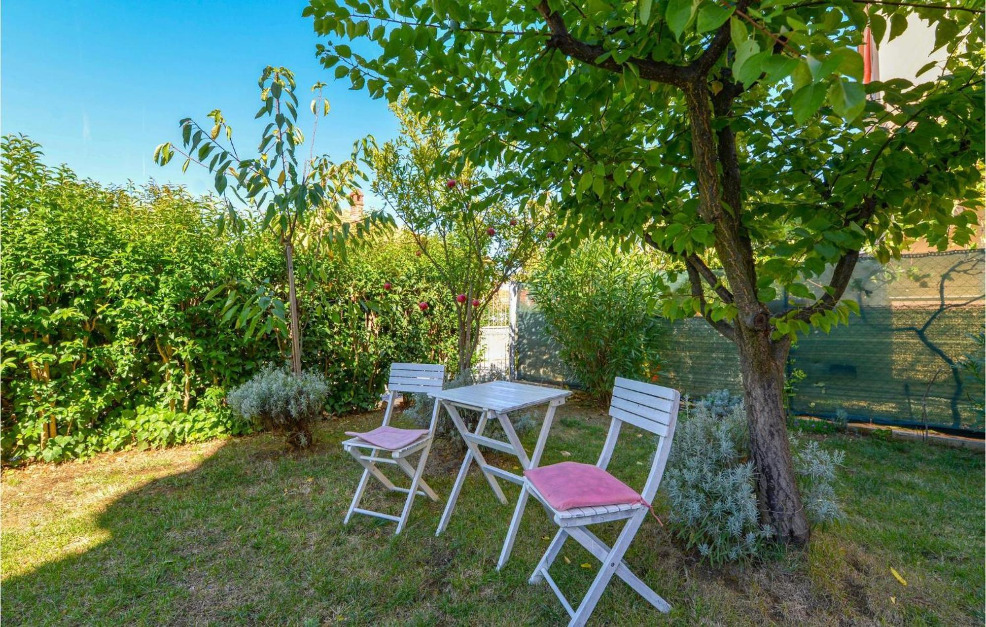 1 Bedroom Nice Apartment In Zadar Exterior foto